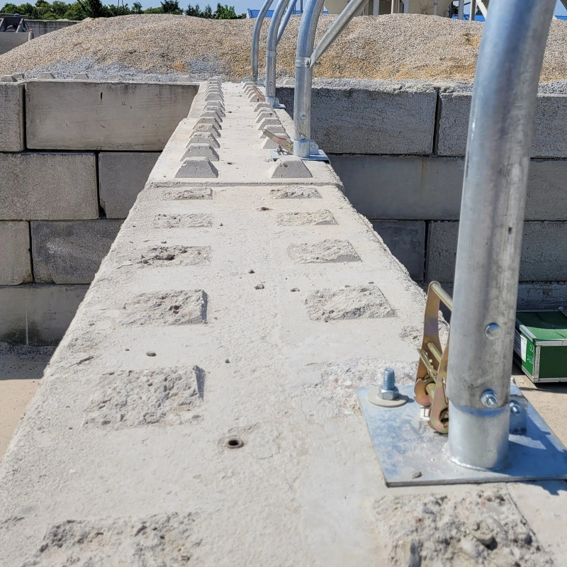Přístřešky na betonových blocích BC2640 8x12m + GSC26HT