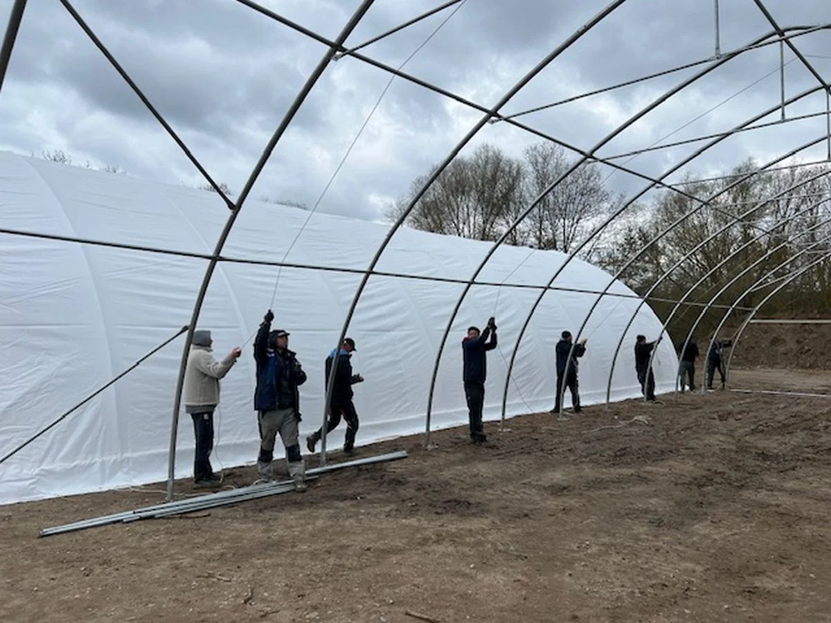 Montaż zadaszenia łukowego 10x20m
