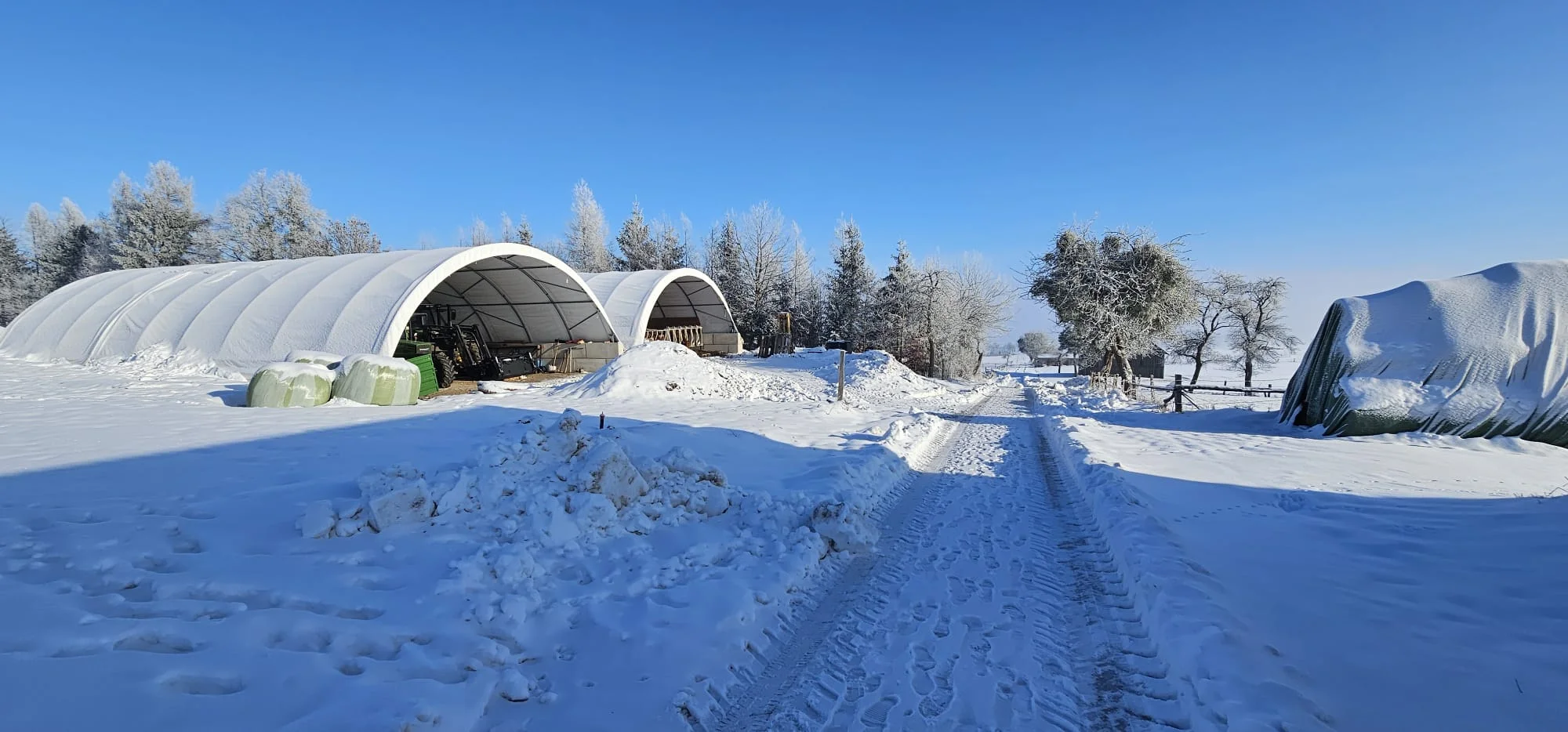 Obora namiotowa na blokach betonowych