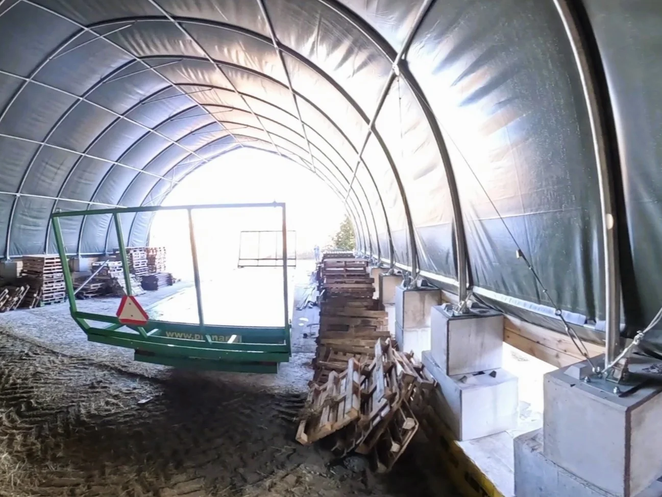 Hala łukowa na bele siana 12x24 m