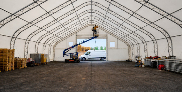 Sala con carpa: ¿merece la pena invertir en ella?