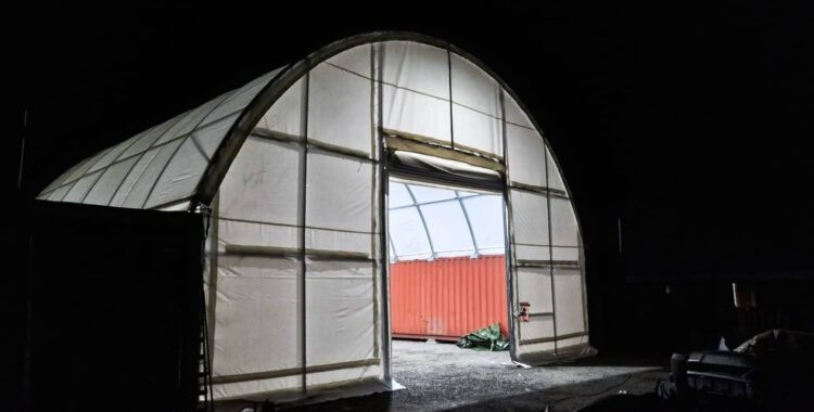 How is the roof of the tent hall/ container shelters fixed? />
  </div>

                        