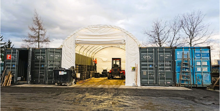 Container shelters 6×12: Ideal Garage for Construction Machinery for a Customer from the Czech Republic. />
  </div>

                        